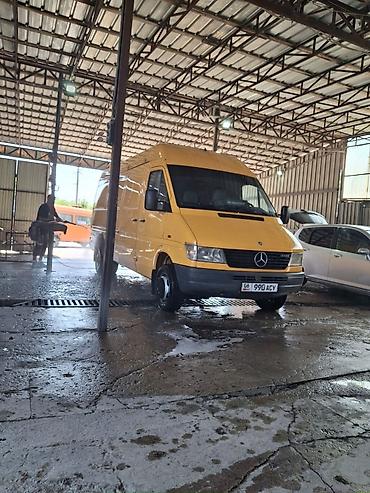 mers c class: Mercedes-Benz Sprinter 410D — жёлтый цельнометаллический фургон — 2