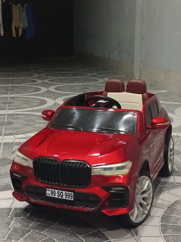 Uşaq üçün elektrik maşınları: Uşaq üçün elektrikli mini avtomobil – qırmızı rəngdə, SUV tipli model — 3
