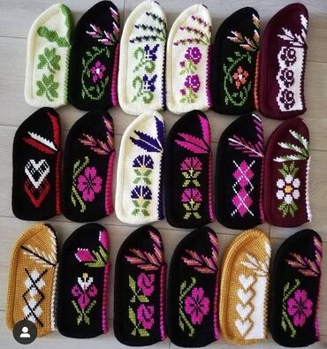 Dəstlər: Məhsul: Əl işi toxunma dəsti və naxışlı corab/başmaqlar Təsvir: - — 8