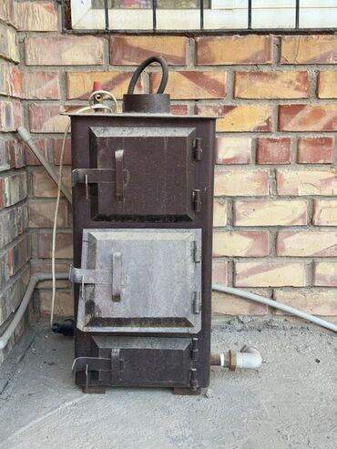 парогенератор бытовой: Твердотопливный котёл/буржуйка с водяным контуром - Корпус из