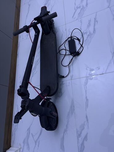 Elektrikli samokatlar: Elektrik skuter - Şəhər üçün yığcam və yüngül gövdə, qara rəng - — 11