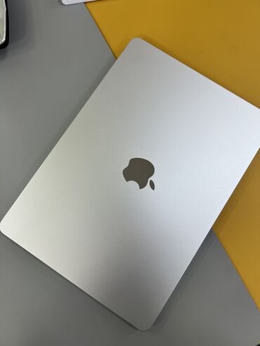 macbook air 2020 m1: Ультрабук, Apple, 8 ГБ ОЭТ, Apple M2, 13.5 ", Колдонулган, Татаал эмес тапшырмалар үчүн, эс тутум SSD