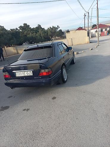 Mercedes-Benz: Mercedes-Benz E 220: 2.2 l | 1994 il Sedan — 5