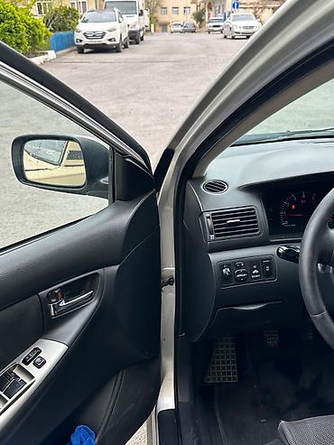 Toyota: Toyota Corolla hatchback (E120), gümüşü rəng. - Kuzov: 5 qapılı — 16