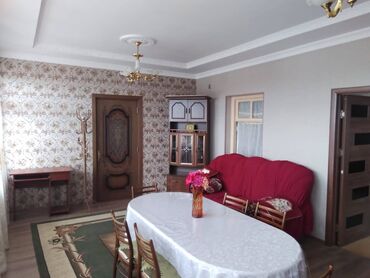 Günlük kirayə evlər: 150 kv. m, 5 otaqlı — 10