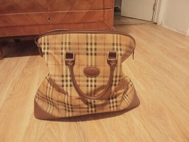 Torbe: Dve originalne Burberry torbe . Iz osamdesetih godina . Bile su u — 2