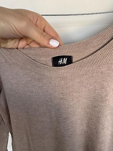 Ženska odeća: H&M pletena haljina/tunika u boji taupe (svetlo braon). - Model — 3