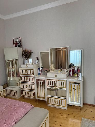 Çox az və səliqəli işlənib.Bircə dənə tumba qapısında boşluq var 20- lalafo.az -da Çox az və səliqəli işlənib.Bircə dənə tumba qapısında boşluq var 20-