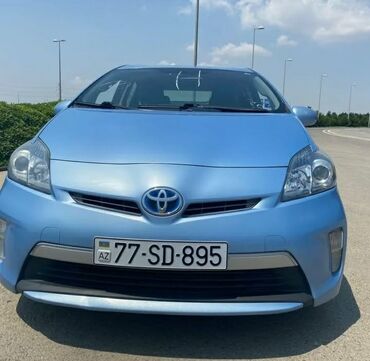 Toyota: Toyota Prius: 1.8 l | 2014 il Hetçbek