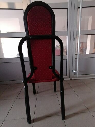 Setovi stolova i stolica: Okrugli kafe/ugostiteljski sto sa metalnom bazom + stolice - Sto — 16