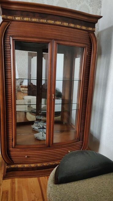 стенка мебель: Горка, Б/у, 2 двери, Распашной, Прямой шкаф, Турция