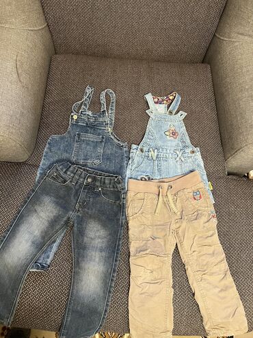 детский джинсовый комбинезон для девочки: Джинсы и брюки, Б/у