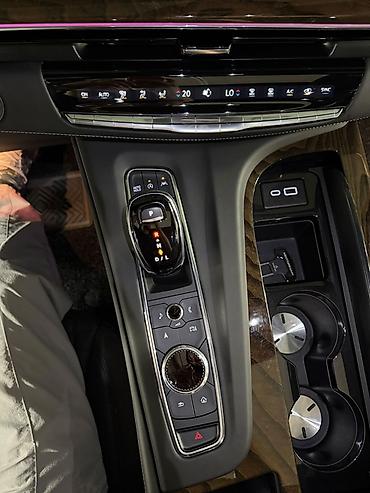 Cadillac: Cadillac Escalade: 2024 г., 6.2 л, Автомат, Бензин, Внедорожник — 20