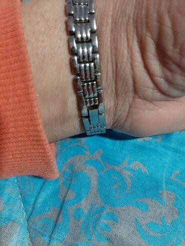 Ručni satovi: Zenski sat Kubos ispravan sat je kao nov sa cirkonima plavim i u — 2