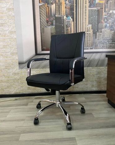 Ofis və oyun kresloları: Yeni, Təkərli, Qolları tənzimlənir, Dəri — 25