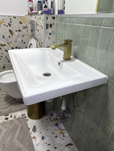 Суу аралаштыргычтар: Продаю раковину вместе с краном. Размер раковины 70*47. Все целое