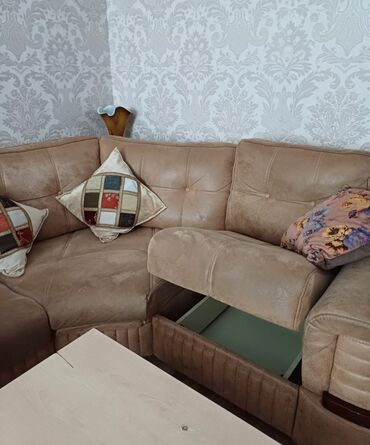 Divanlar: Künc divan, İşlənmiş, Açılan, Bazalı
