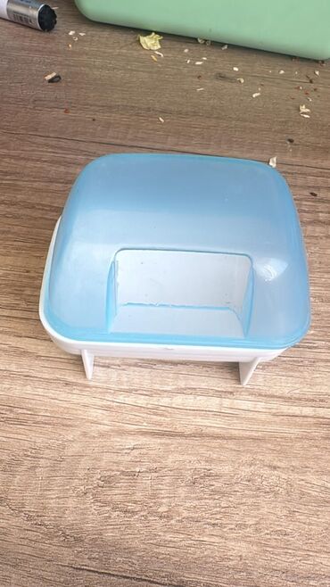 продажа домашних животных: Продаю клетки для хомячков . на фото не все. шары для прогулок. камни