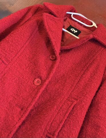 женские шапки с шарфом: Qırmızı qadın palto - Rəng: parlaq qırmızı - Material: teksturalı