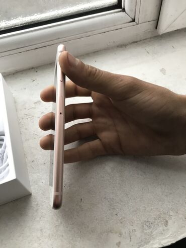 Apple iPhone: IPhone 8, Qızılı, Barmaq izi — 7