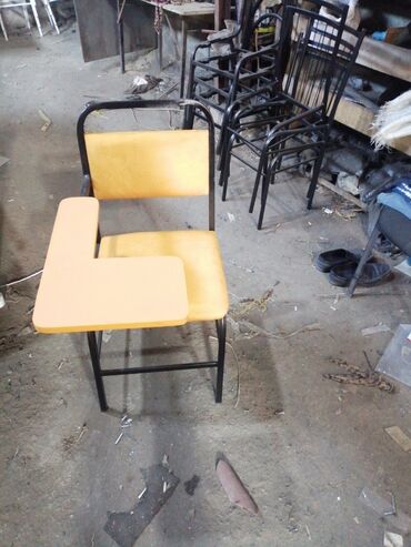 Restoran mebeli: Stulllar 13manatdan başlayır 60manata qeder. Keyfiyyətə görə qiymət — 16