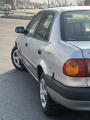 Toyota: Toyota Corolla: 1998 г., 1.6 л, Автомат, Бензин, Седан — 2