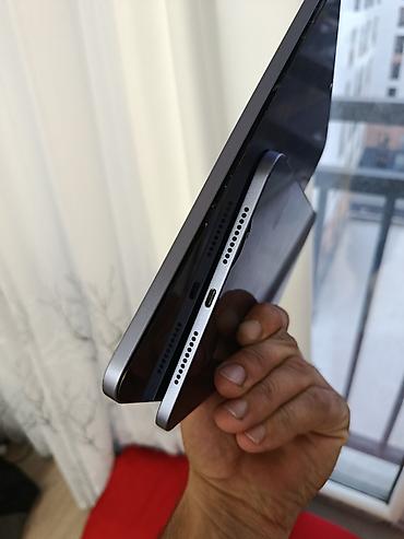 apple ipad mini 6: Biri İclouddadir Ekrani yanib islekdir biri ise ekrani yanib + — 3