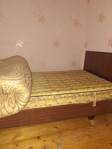 mebillər: Təknəfərlik çarpayı, Bazasız, Matras ilə, Siyirməsiz
