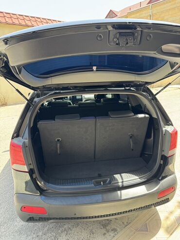 Kia Sorento: 2 л | 2011 г. Универсал