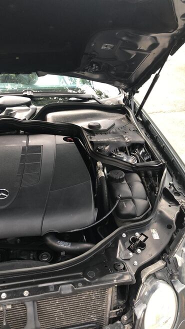 Mercedes-Benz: Mercedes-Benz E 220: 2.2 l | 2008 il Sedan — 8