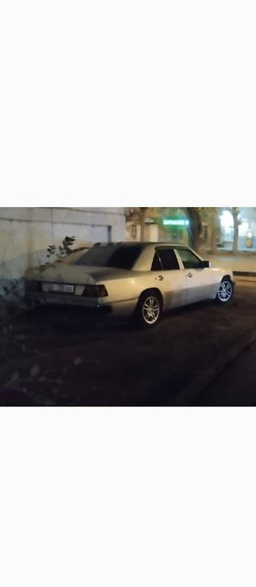 крыло на 124: Mercedes-Benz 220: 1992 г., 2.2 л, Автомат, Седан — 4