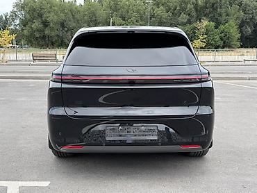 byd e6: Lixiang L6: 2024 г., 1.5 л, Автомат, Гибрид, Кроссовер — 6