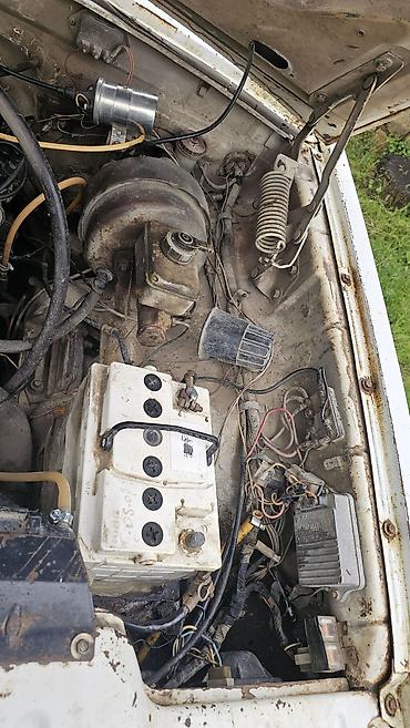 QAZ: QAZ 3110: 2.4 l | 1998 il Sedan — 23