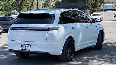 byd e6: Lixiang L7: 2023 г., Гибрид, Кроссовер — 4