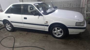 Mazda: Mazda 626: 1989 г., 2 л, Механика, Бензин, Седан