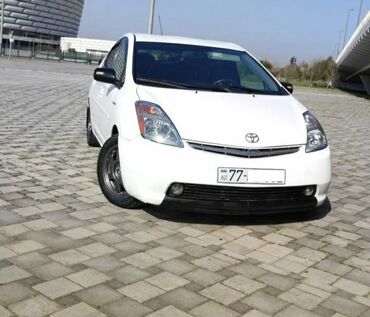 Toyota: Toyota Prius: 1.4 l | 2005 il Hetçbek