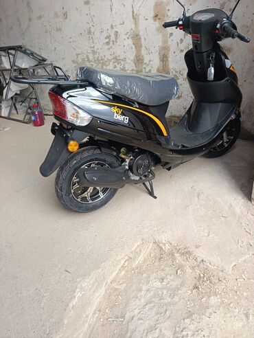 Mopedlər,skuterlər: Skyberg skuter0.49 Kub 45 km Saat surət Butun sənəldər verilir - — 6