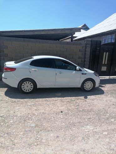 авто бу в рассрочку от частного лица: Kia Rio: 2013 г., 1.4 л, Механика, Бензин, Седан