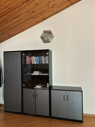 бу фотоаппараты: İşlənmiş, Açılan, 6 qapı Düz dolab, Stenka, Azərbaycan
