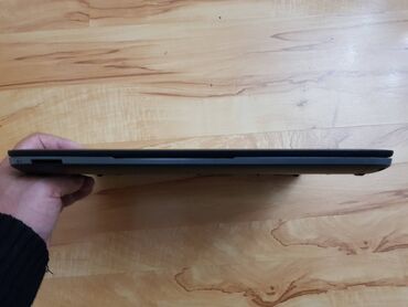 HP: Intel Core i5, 8 GB OZU, 13.3 " — 8