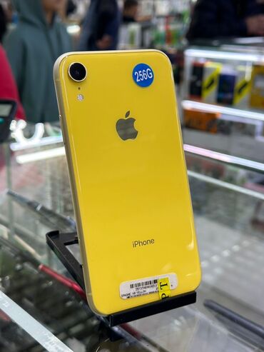 Apple iPhone: IPhone Xr, Б/у, 256 ГБ, Желтый, Защитное стекло, Чехол, В рассрочку