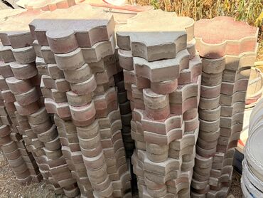 тратуарная плитка бу: Another type of paving stone