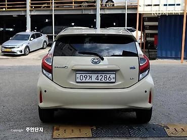 секутер: Toyota Prius: 2018 г., 1.5 л, Автомат, Гибрид, Хэтчбэк — 9