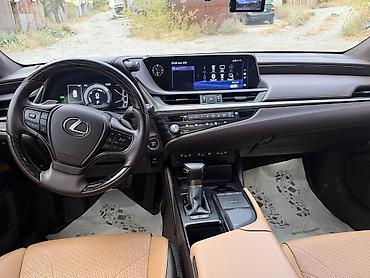 ешка 301: Lexus ES: 2021 г., 2.5 л, Вариатор, Гибрид, Седан — 7