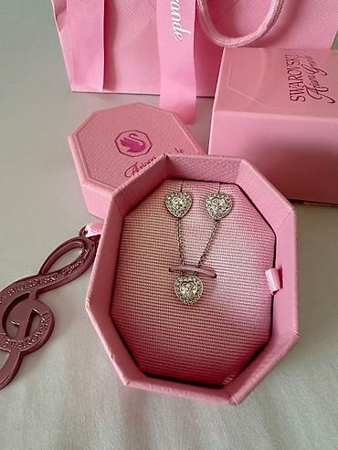 aşbaz forma: Dəstə daxildir: Boyunbağı, Swarovski, Gümüş — 1