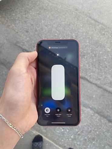 Мобильные телефоны и аксессуары: IPhone Xr, 64 ГБ, Красный, Гарантия, Беспроводная зарядка, Face ID — 8