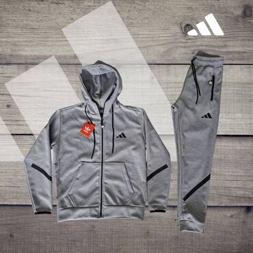 Trenerke: Muške trenerke M,L,XL,XXL,3XL veličine za 4500 din
pb — 2