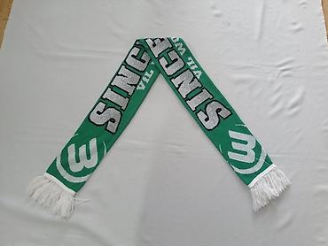 sve za punije: Fudbalski navijački šal od Vlf Wolfsburg kluba iz Nemačke. Šal je — 2