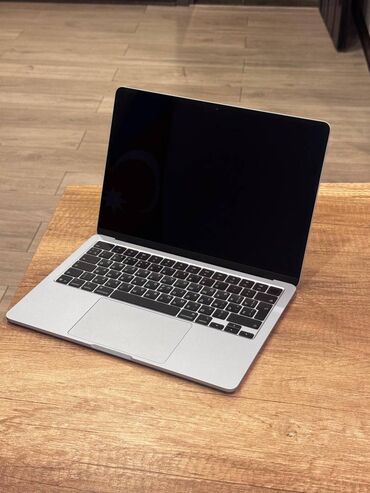 notebook aliram: MacBook Air M4 tam yeni vəziyyətdədir, yalnız qutusu açılıb, heç