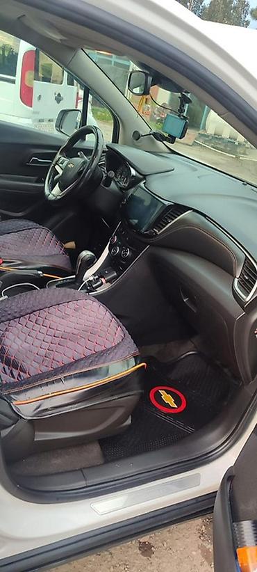 Chevrolet: Chevrolet Trax (LT) – kompakt krossover Xüsusiyyətlər: - Kuzov: ağ — 9